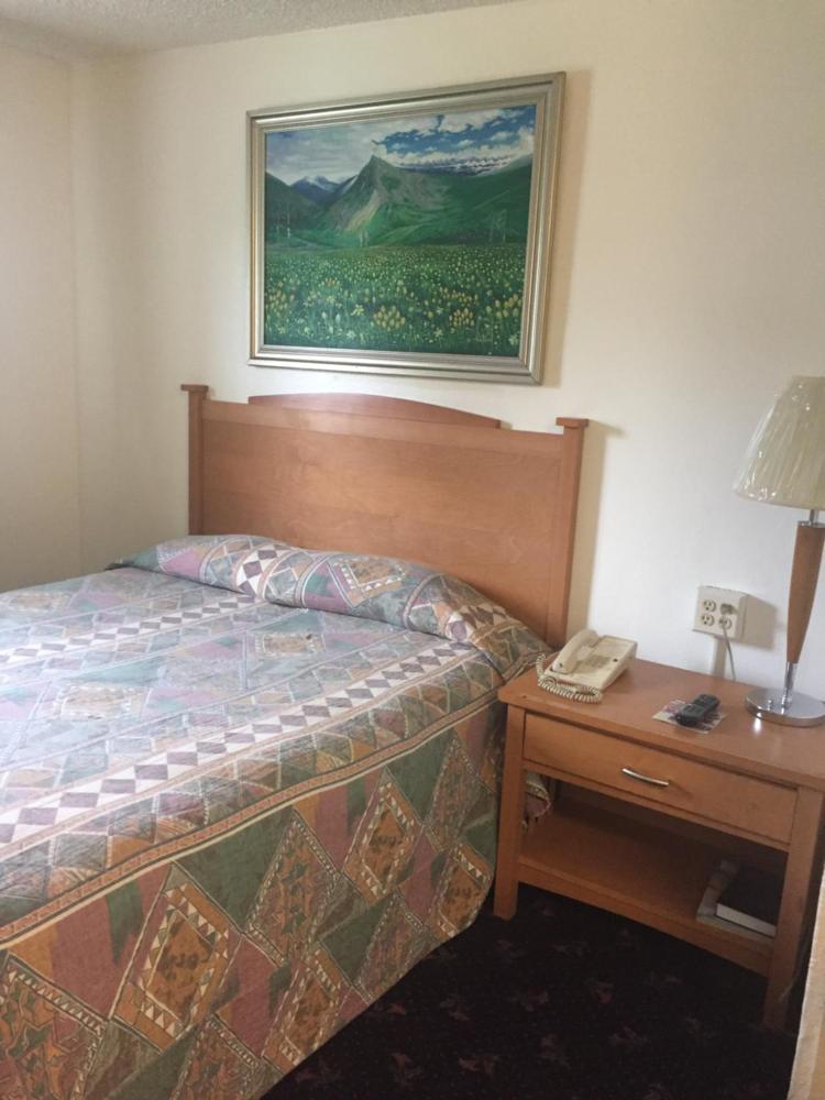 Superior Queen Room interior